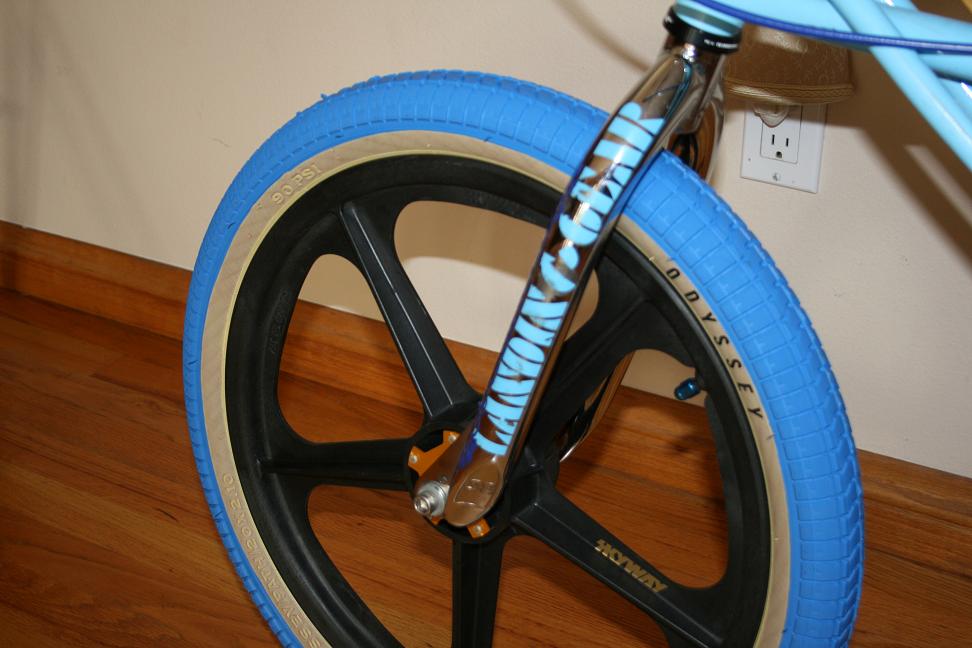 bike tires blue